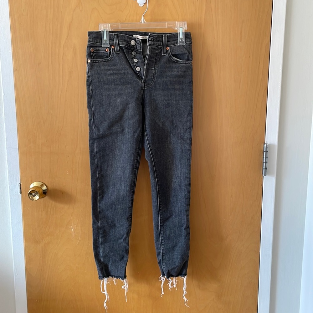 LEVI JEANS